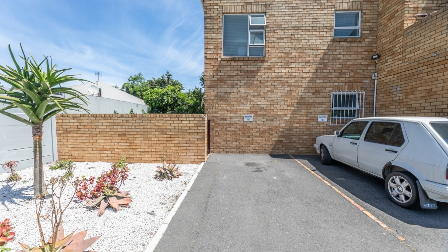 1 Bedroom Property for Sale in Table View Western Cape